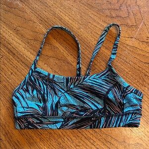 Lululemon sports bra